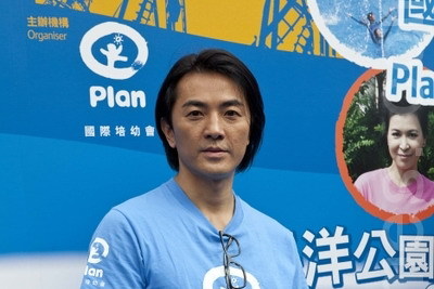 鄭伊健默認送戒指 明年擺婚宴