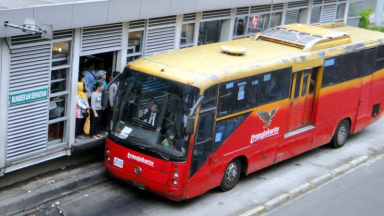 避塞車  雅加達交通工具花樣多