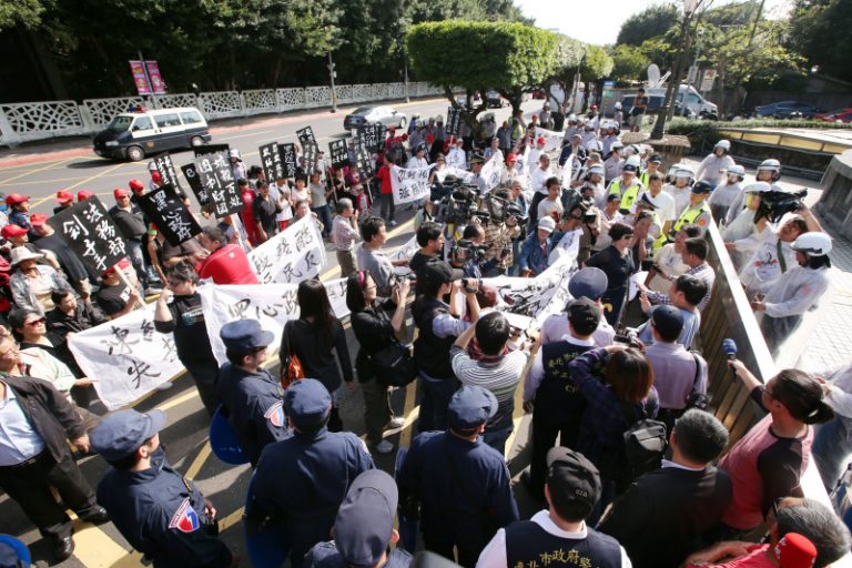 華光居民表訴求  法部遞陳情書