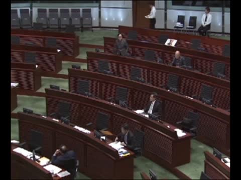 [粵語] 港官員偷步賣樓惹公憤 議員促辭職
