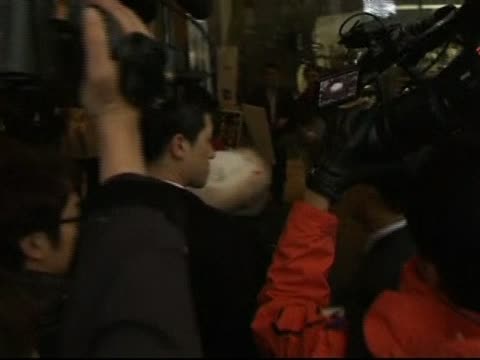 iPhone5韓國首賣 近500人冒寒風等候