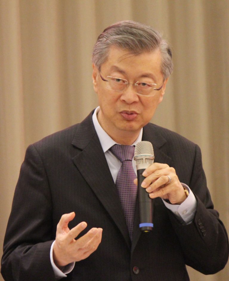 陳(沖)：創正面環境融入國際經貿