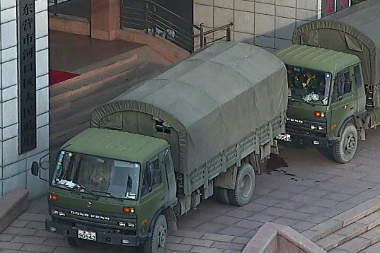 【禁聞】濟南軍區70軍車圍地方政府