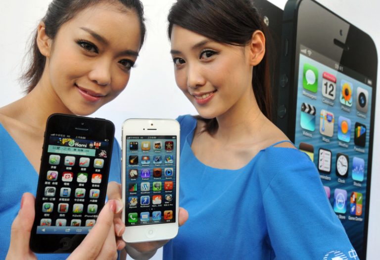 iPhone5登陸 市場反應冷冷清清