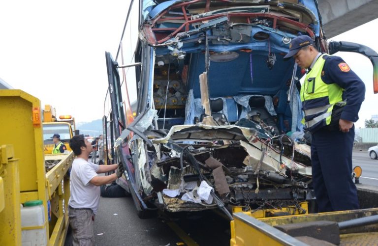 國道楊梅車禍 1女不治