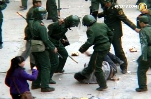 【禁聞】警民衝突頻發 公關警察如何和諧﹖