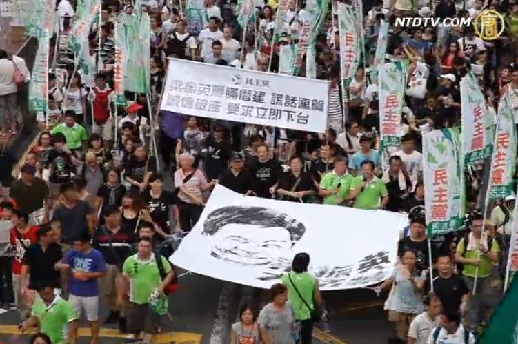 民怨大爆發 港人促地下黨特首下臺