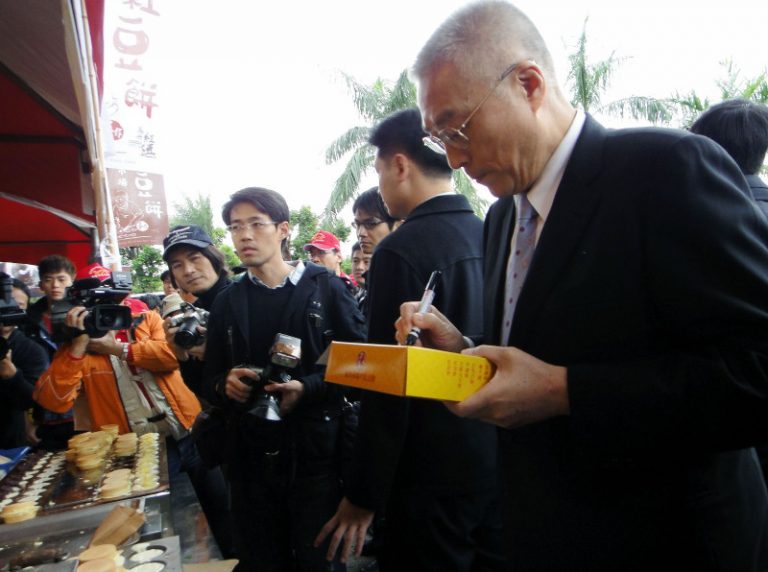 萬丹紅豆節  吳敦義盼銷售暢旺