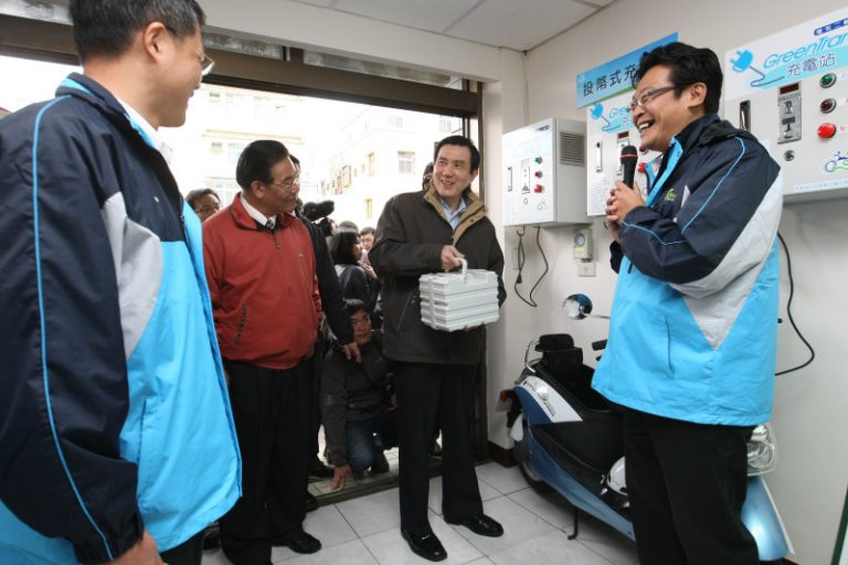 澎湖電動機車  馬英九盼推廣墾丁