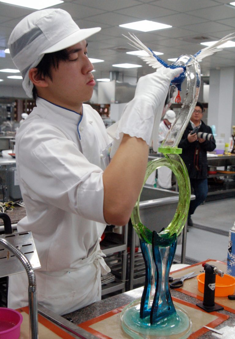 學生拉糖賽  作品宛若玻璃工藝