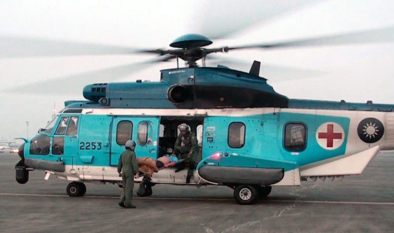菲籍船員昏迷  空軍外海救援