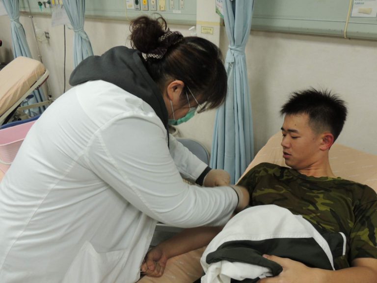 快篩官兵熱血  醫院救血崩婦