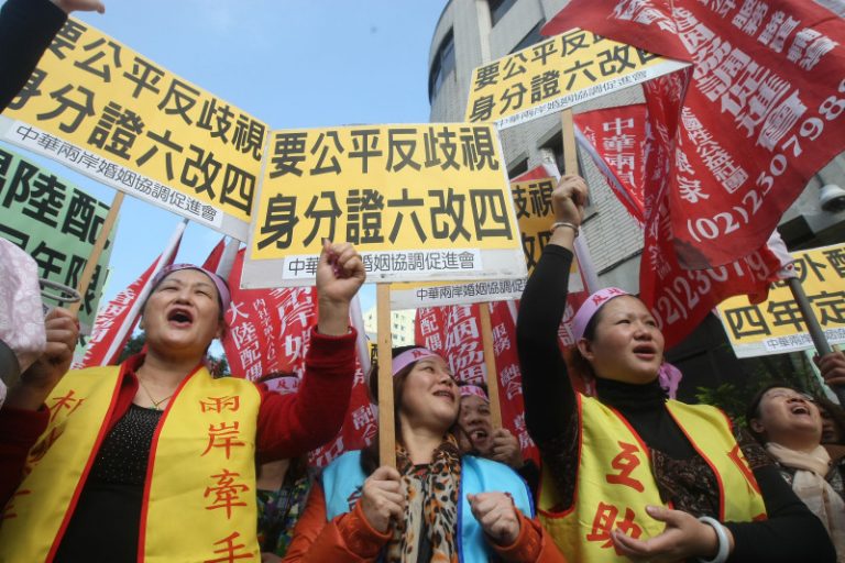 陸配吶喊　盼身分證年限改4年