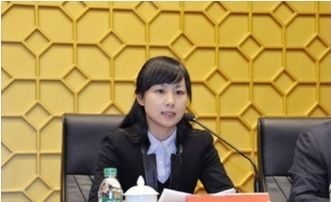 遼寧現80後美女副市長引熱議：火箭速度