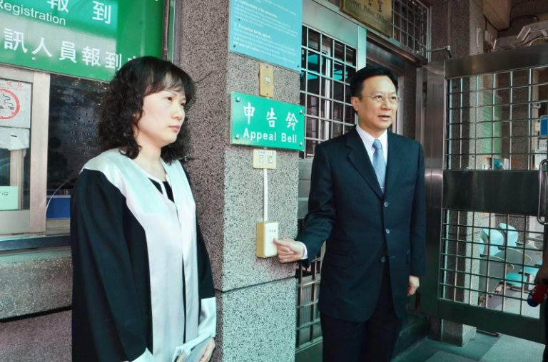 被指索賄  卓伯源按鈴提告