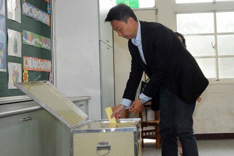 立委補選  陳世凱投票