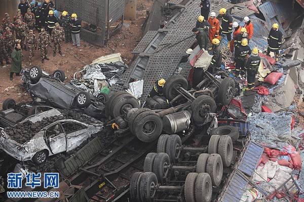 河南媒體千字報導橋塌 近半字數贊領導