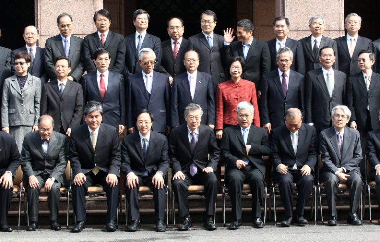 陳(沖)提醒閣員  新年勿怠忽職務