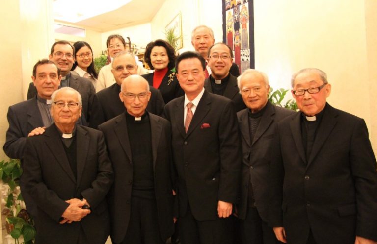 王豫元邀神職人員小年夜團聚
