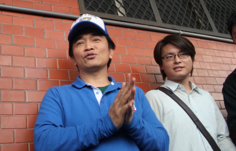 吳宗憲做筆錄  稱與學生互毆