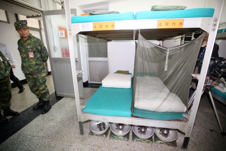 軍訓役入伍訓  新兵要摺豆腐被