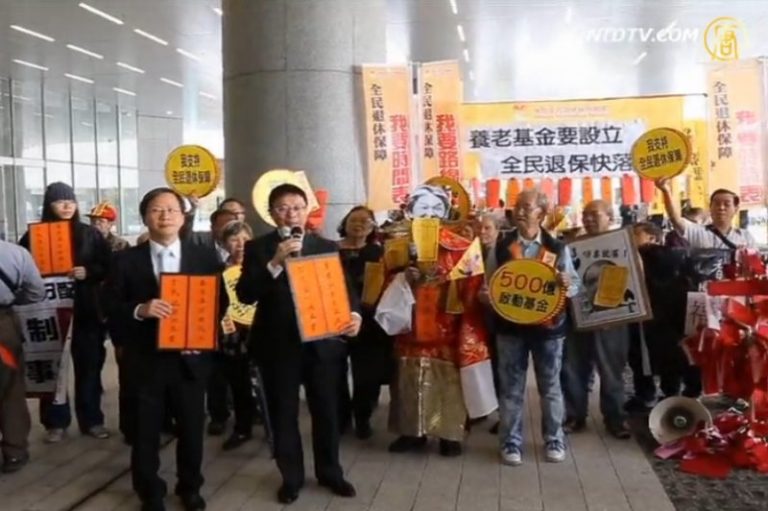 百萬貧窮人口 紓困無解港府挨批