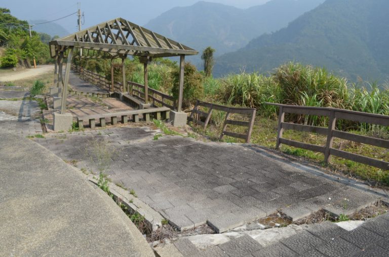 地震晃  雲林無恙草嶺地貌變