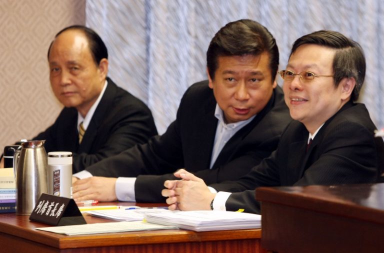 台聯杯葛  陸配身分年限再議