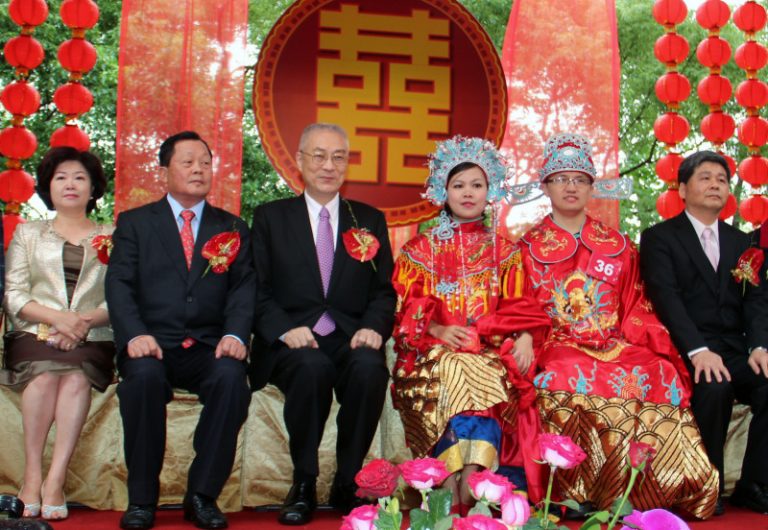 桐花婚禮 102對新人許終身