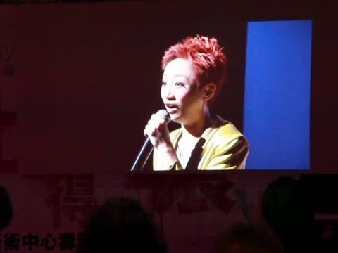 香港前議員推脫口秀 諷刺時弊