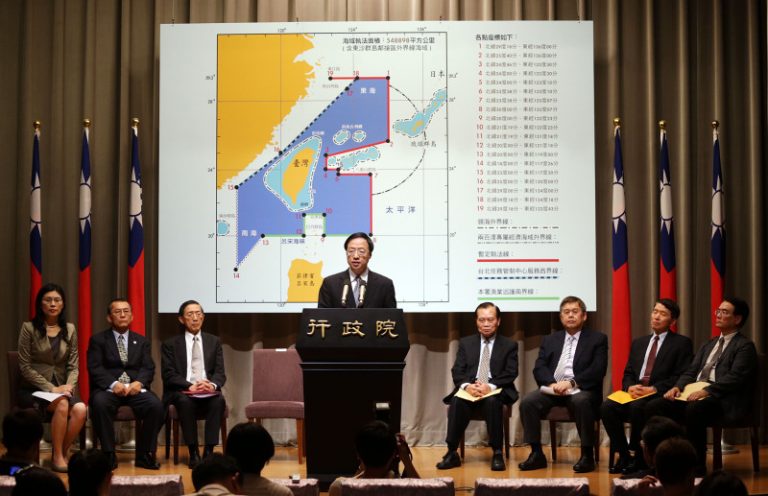 行政院長開國際記者會