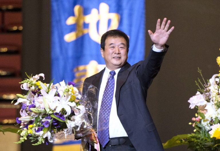 八千法輪功學員盛會空前 創始人蒞臨