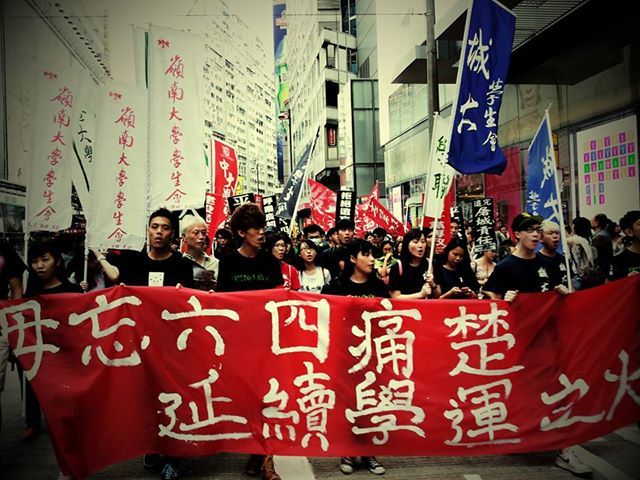 【今日點擊】郭美美炫卡上餘額51億 沒人敢動她？