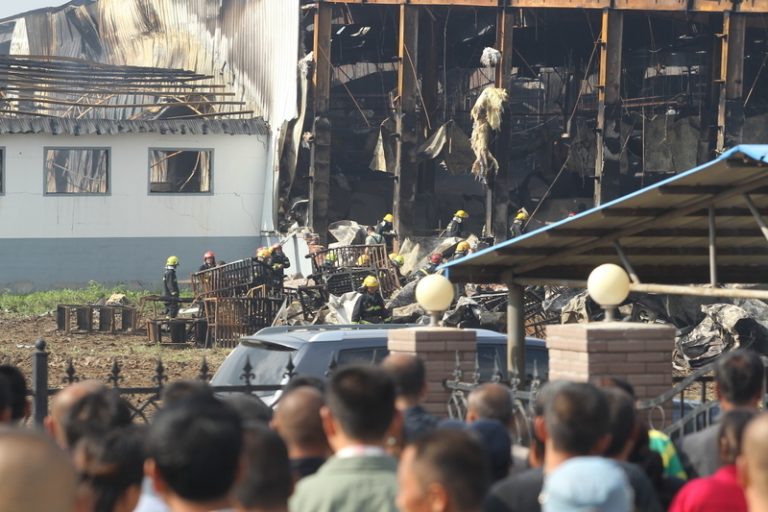 【禁聞】吉林大火冤死120人難屬與警衝突