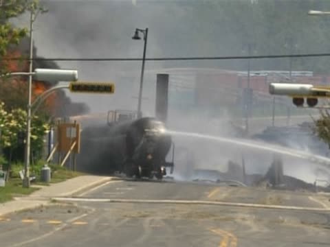 加拿大油罐車爆炸 鐵路安全引關注