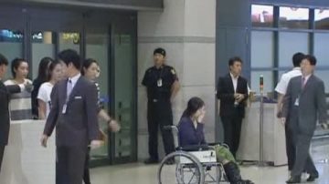 六名韓亞失事客機機組人員返回韓國