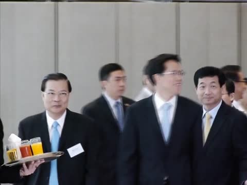 港立會宴會張曉明 泛民要求真普選