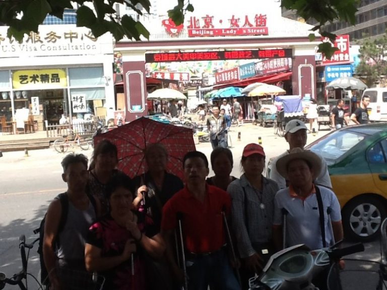 投書：福州冤民闖美使館 殘疾冤民徐鈡富被毆