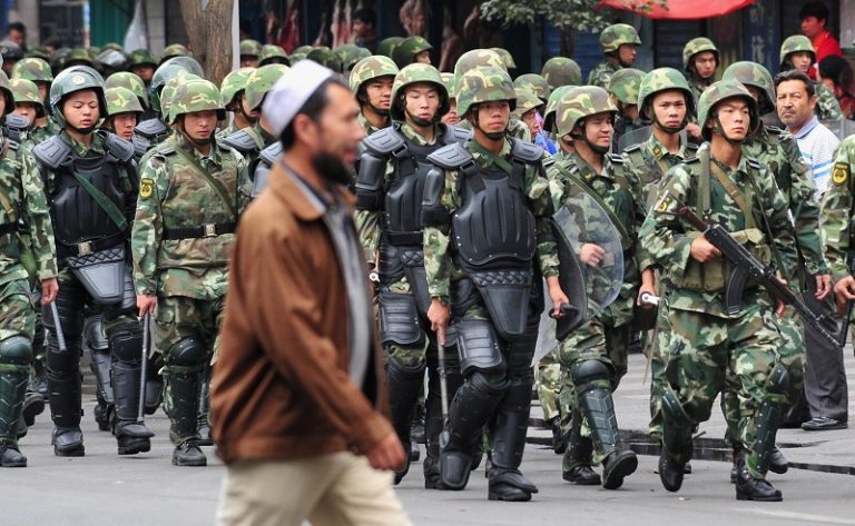 高壓新疆！中共軍委副主席赴疆傳習近平指示