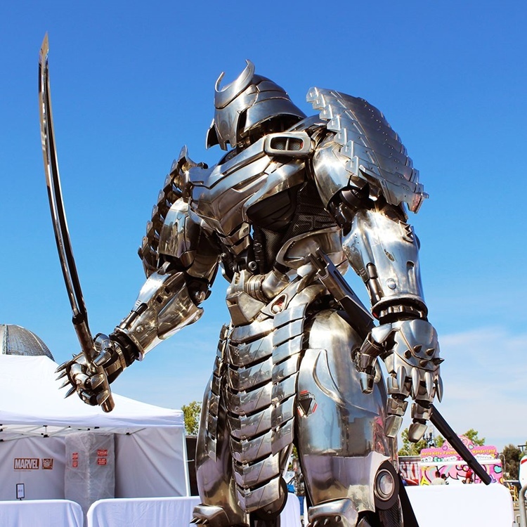 金鋼狼13呎高銀武士現身 片尾還有驚喜彩蛋