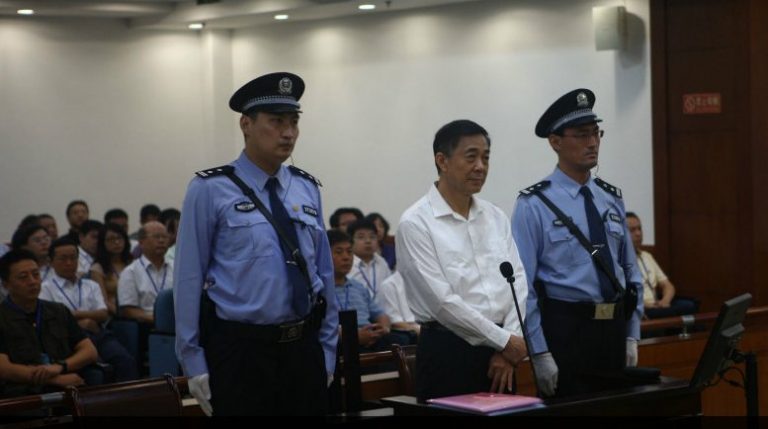 薄突襲翻供 黨媒深夜反擊 萬箭齊發