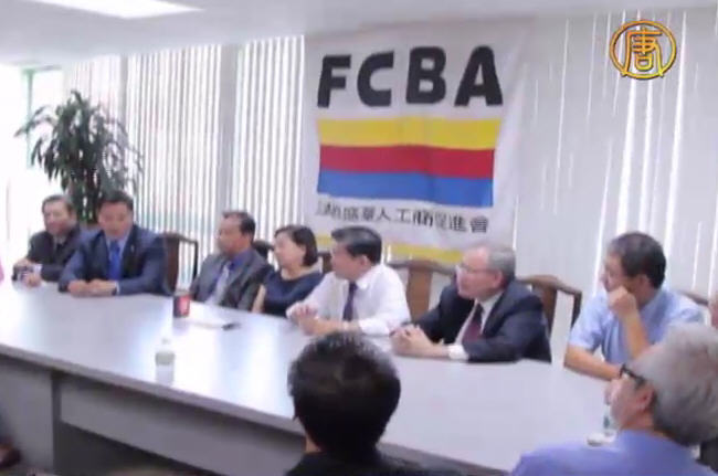 為競選衝刺 斯靜格和顧雅明訪華商會