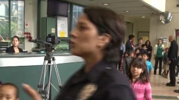 洛城警局設免費圖書館  面向小學生