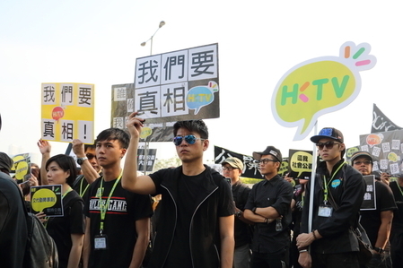 港視無牌 港府聲明未釋疑 議員齊批
