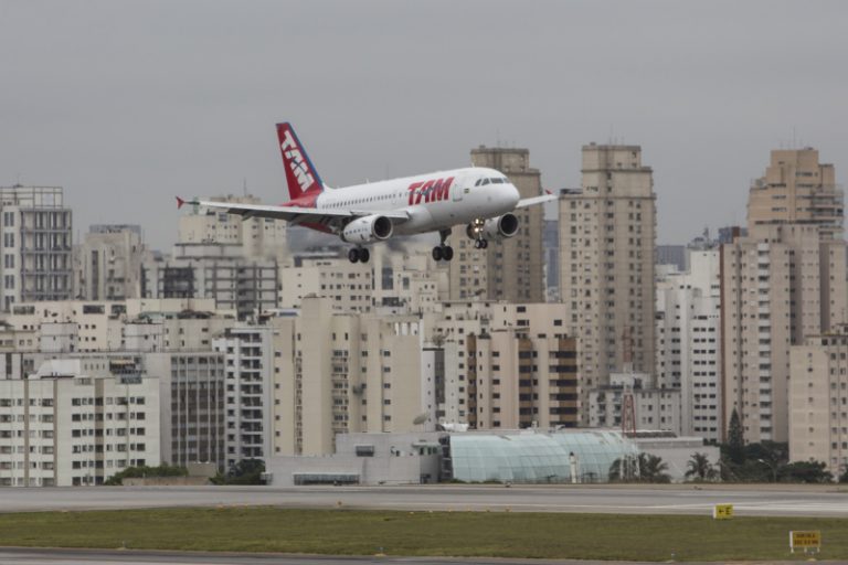 在飛機上打電話、上網 歐盟通過了