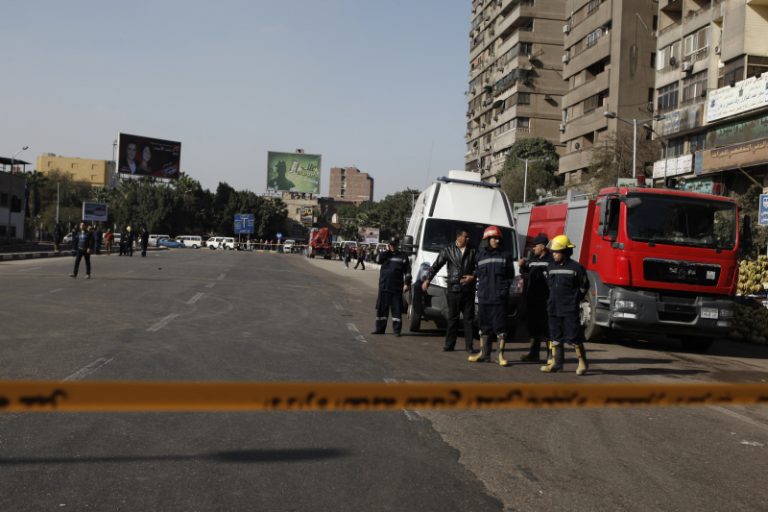 開羅連環爆數十死傷  攻擊鎖定警方