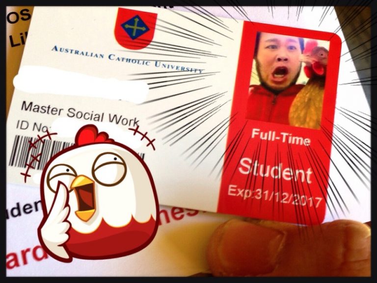 最無厘頭  台學生與雞合影做學生證照片