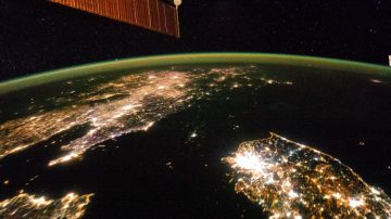 NASA最新视频：夜晚的朝鲜一片黑暗