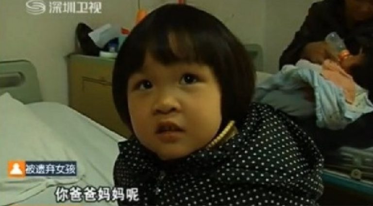 3歲女童遭棄 以為爸媽上廁所去了