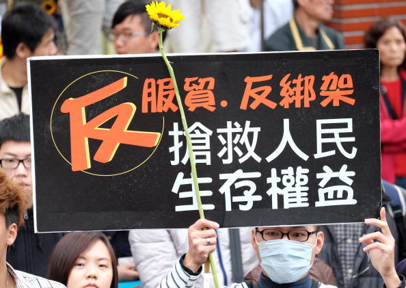 聚焦台灣反黑箱服貿